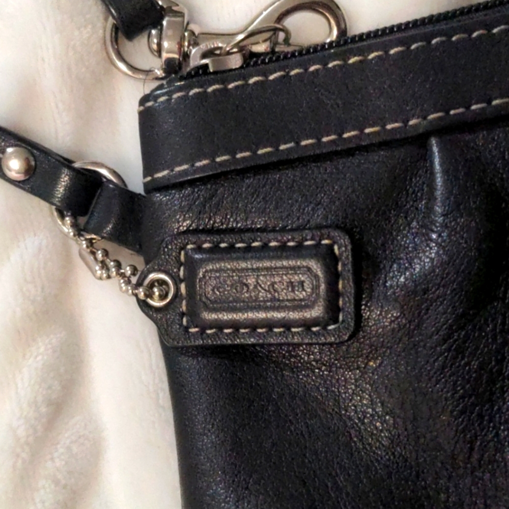 Coach wristlet - Picture 2 of 3